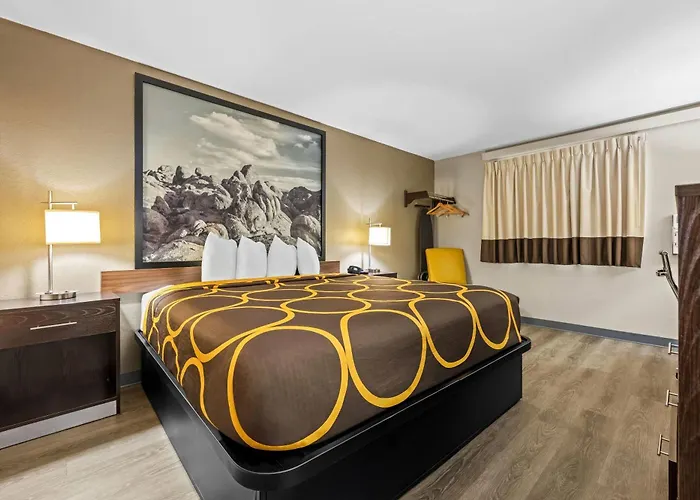 Super 8 By Wyndham Homewood Birmingham Area