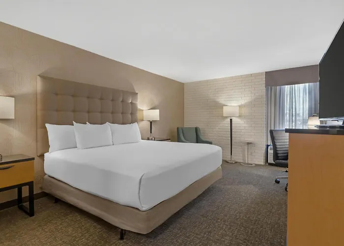 Drury Inn & Suites Joplin
