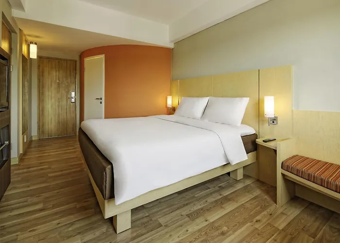 Ibis Padang