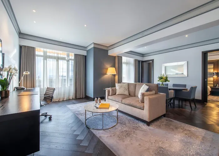 Royal Savoy Hotel & Spa