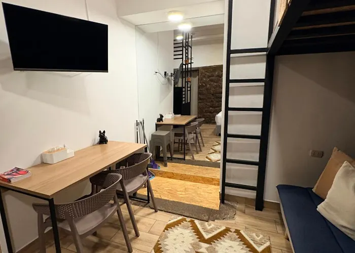 Blacky Hostel&Apartments