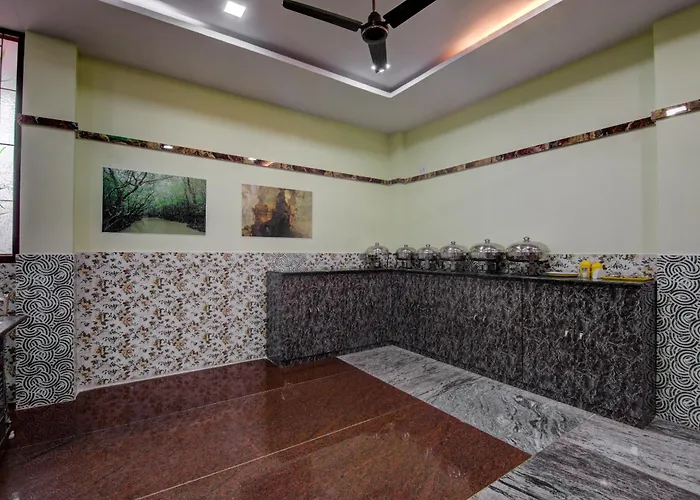 Hotel O V Knot Residency