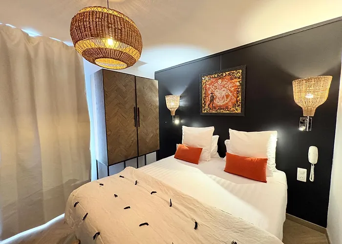 Hotel Le Neptune En Camargue