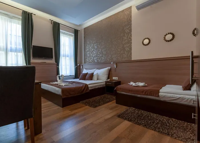 Central Hotel 21