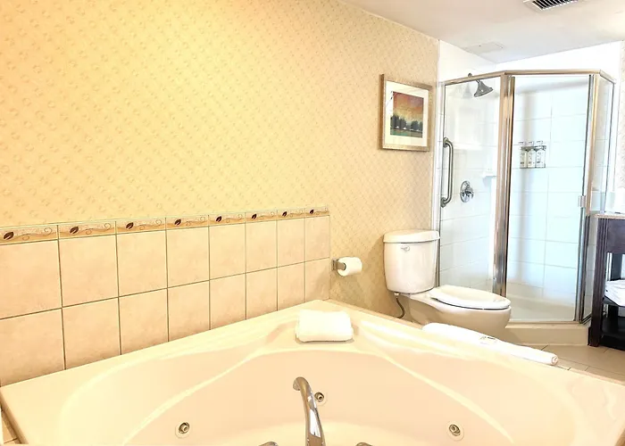 Holiday Inn Express & Suites Riverport Richmond By Ihg