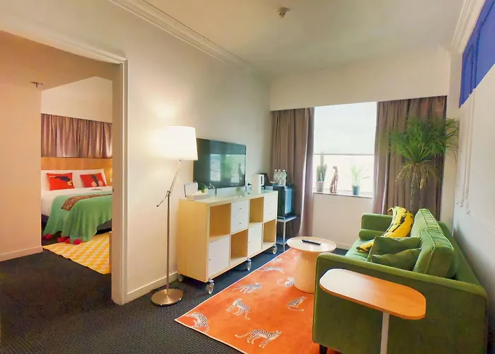 Macau Hotel S