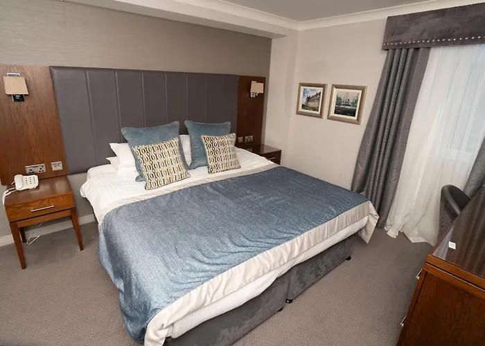 Golden Lion Hotel