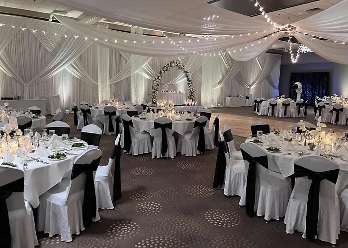 Doubletree By Hilton Bloomington