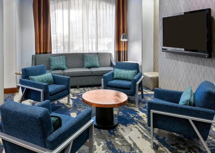 Hampton Inn & Suites Country Club Plaza