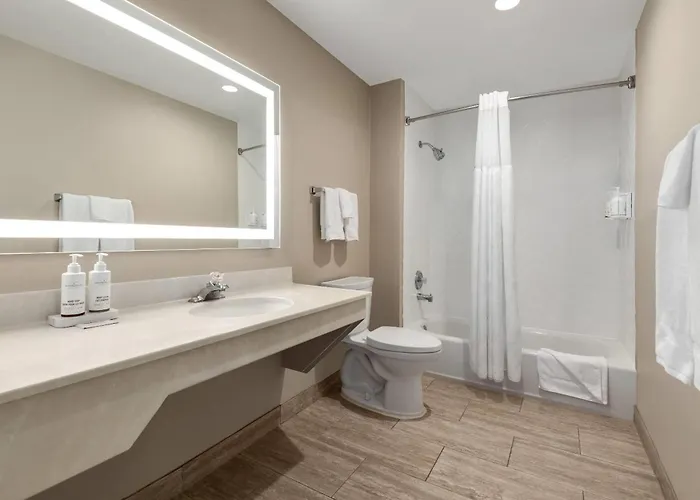 Baymont By Wyndham Rockford
