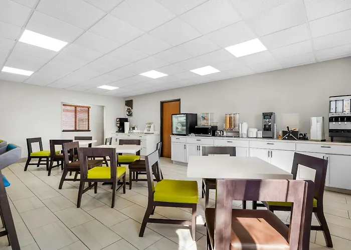 Red Roof Inn & Suites Tomah