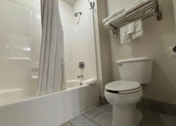 Baymont By Wyndham Decatur Il North
