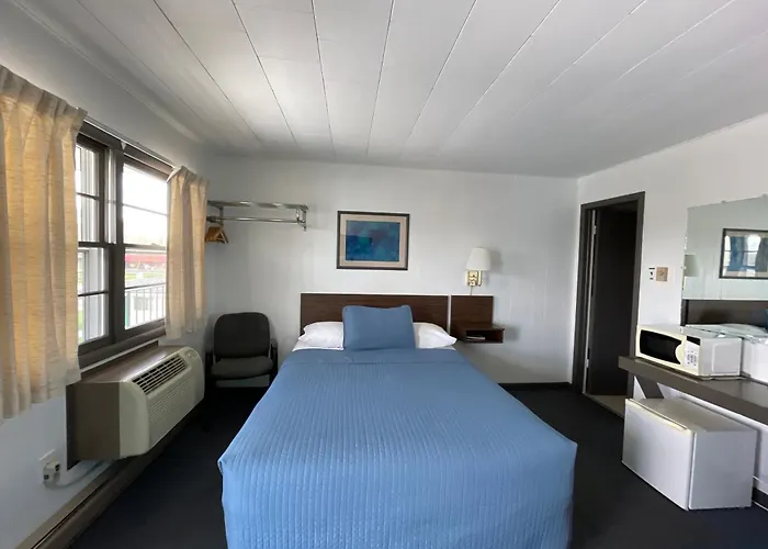 Colonial Motel