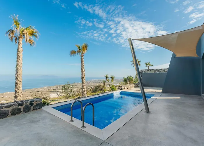 Theano Cave Suites & Villas