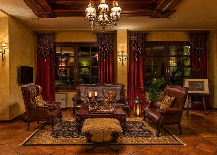 Hotel Doupiani House
