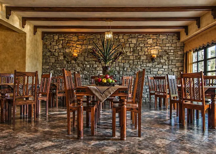 Hotel Doupiani House
