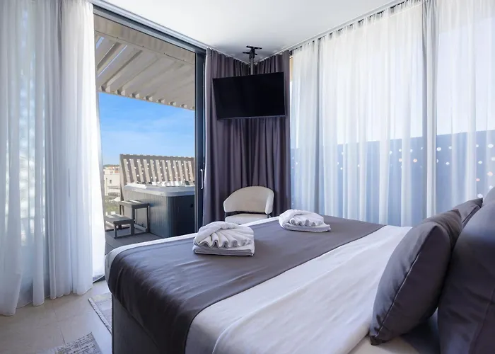 Dedaj Resort - Villa Almaro With Heated Pool