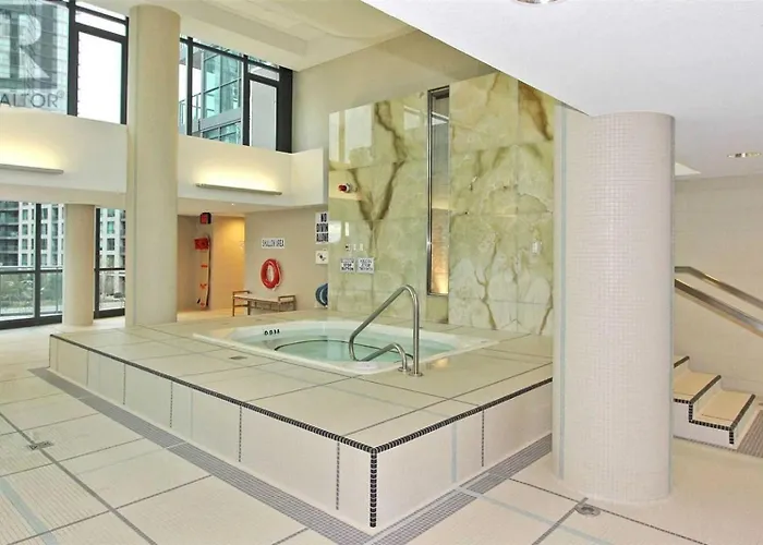 Downtown Condo With Free Parking - Skyside