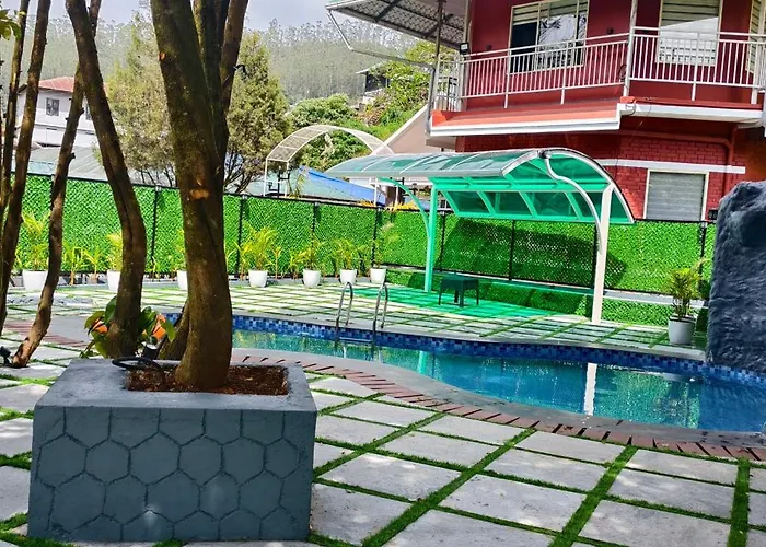 Golden Green Resort With Pool