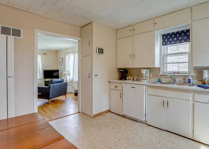 Ludington Vacation Rental - Walk To Lake Michigan!