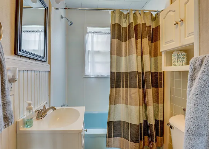 Ludington Vacation Rental - Walk To Lake Michigan!