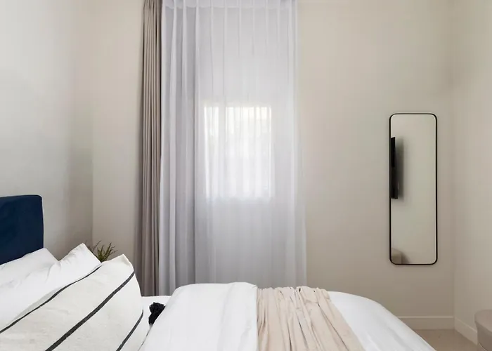 The J Luxury Apartments Near Mahane Yehuda - Perfect For Shabbat Stays
