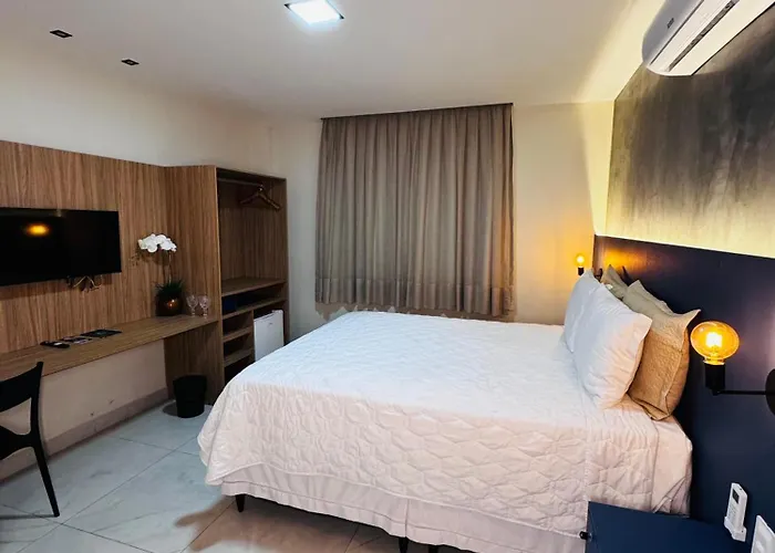Luster Hotel