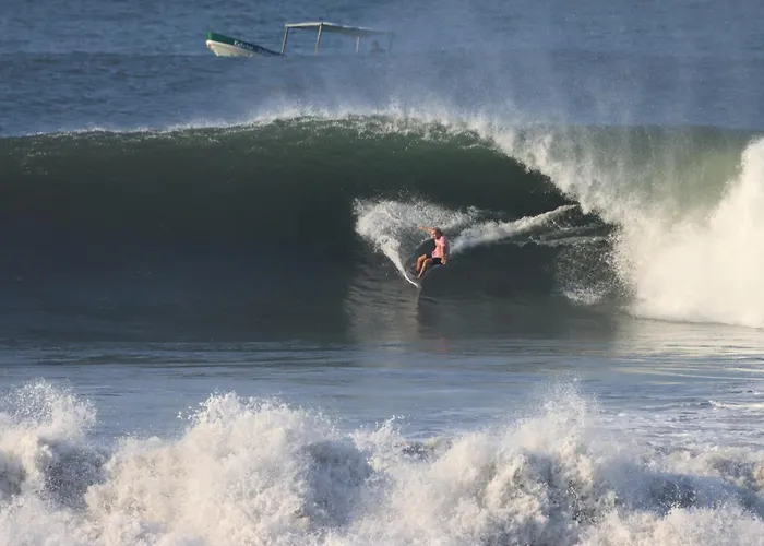 Atlakamani Surf