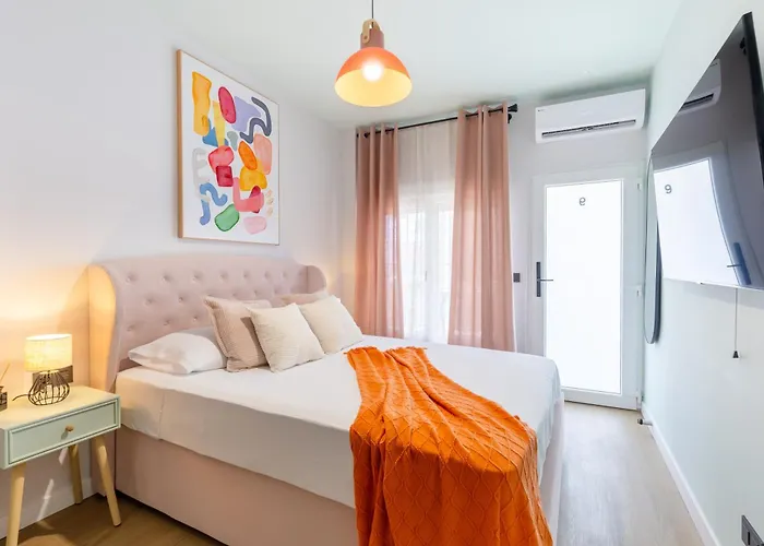 Charm Beach Retreat