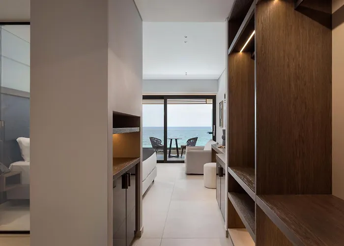Avant Blue Boutique Hotel