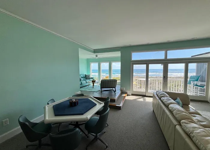Pine Knoll Shores Hotels