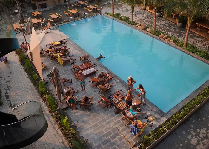 The Luna Tam Coc Hostel - Bar & Pool,Trekking Cuc Phuong