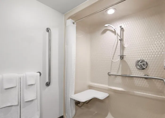 Holiday Inn Cleveland Airport West By Ihg