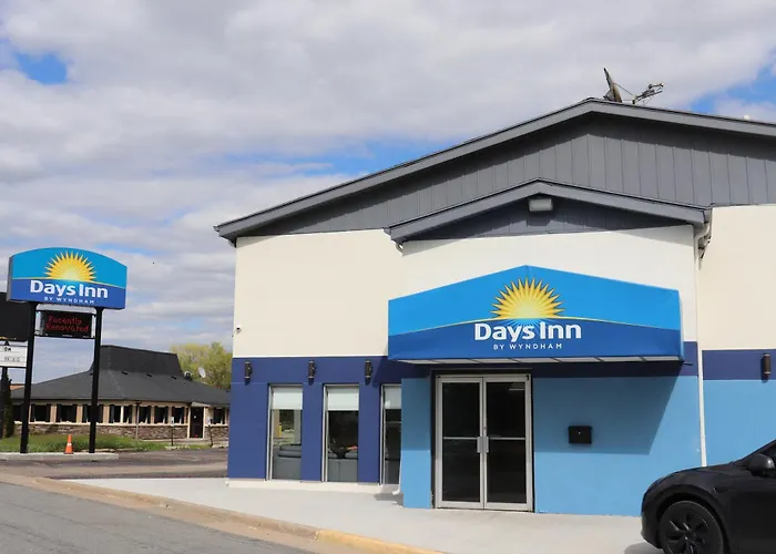 Days Inn By Wyndham La Crosse