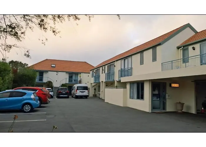 Alcala Motor Lodge