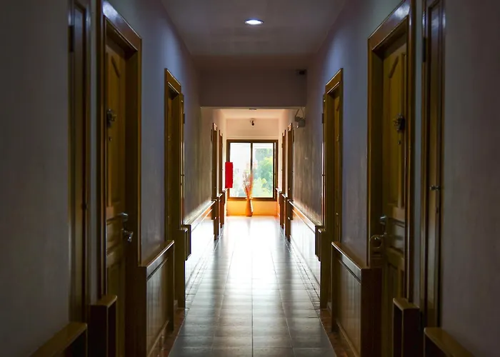 โรงแรมมูนแอนด์ซัน Moon And Sun Hotel