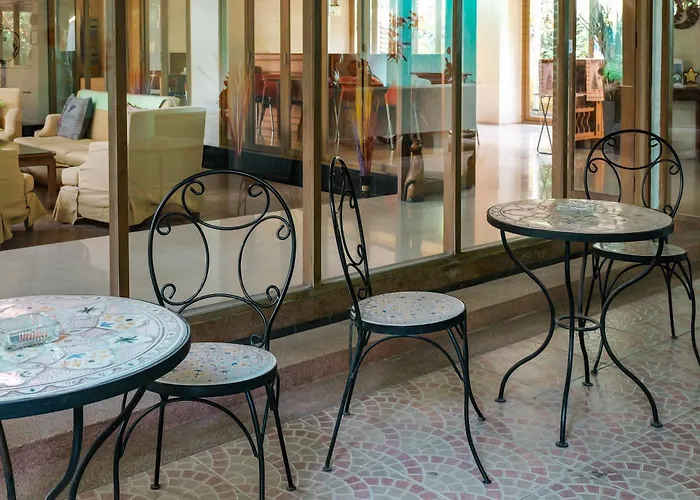 โรงแรมมูนแอนด์ซัน Moon And Sun Hotel