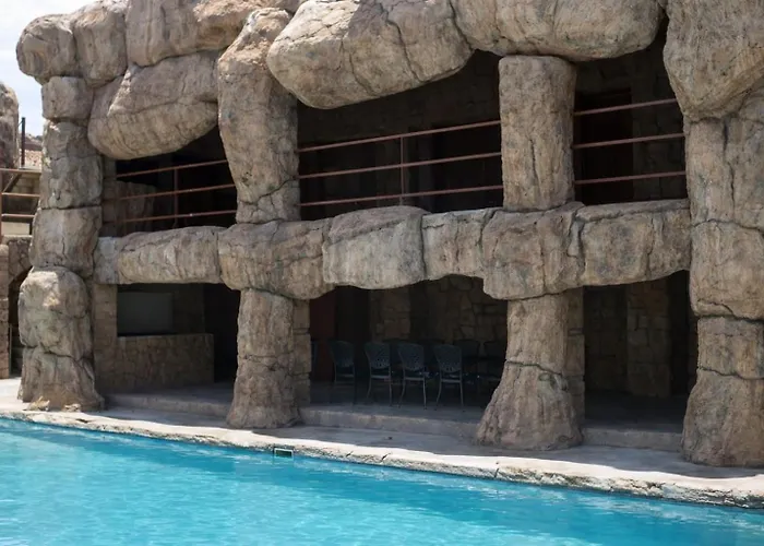 Ndou The Rocks Lodge