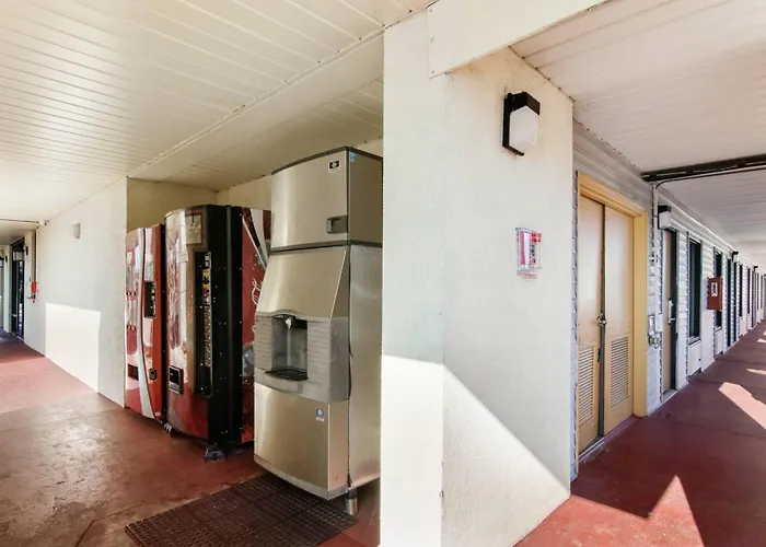 Econo Lodge - Conyers