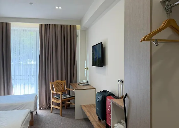Tes Hotel