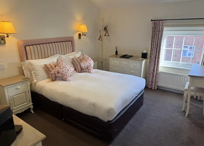The Old Fourpenny Shop Hotel