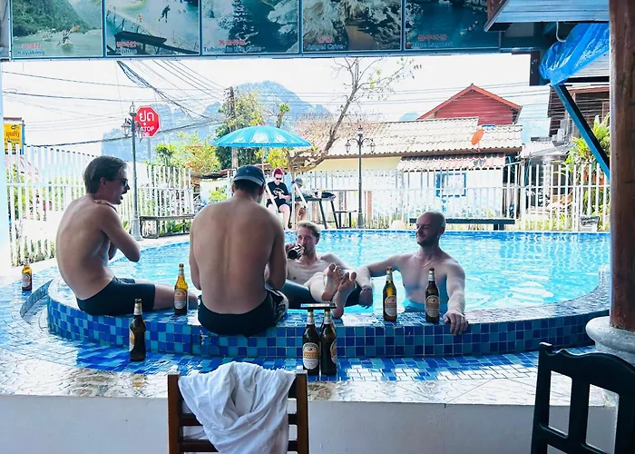 Vangvieng Rock Backpacker Rooftop Hostel