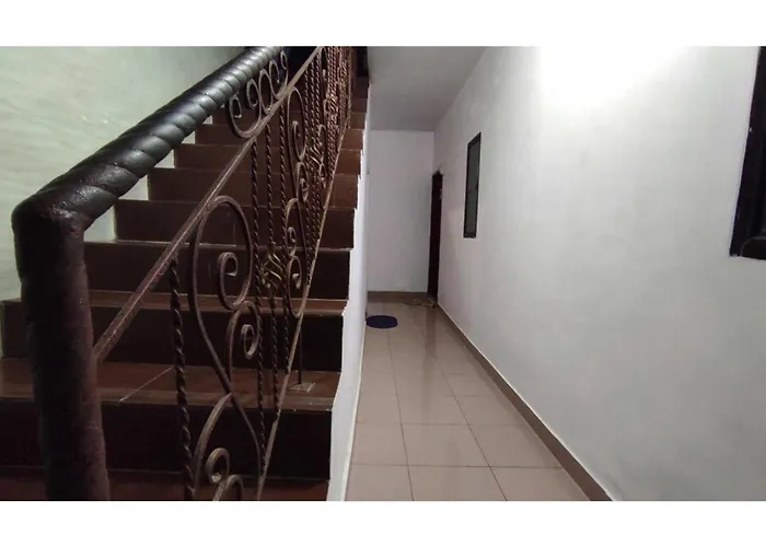 Hotel O Penginapan Noval
