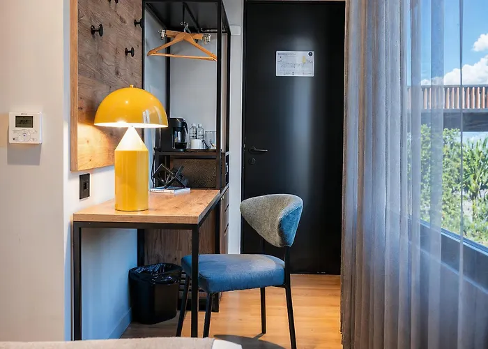 Hashtag 98 Hotel By Jalo