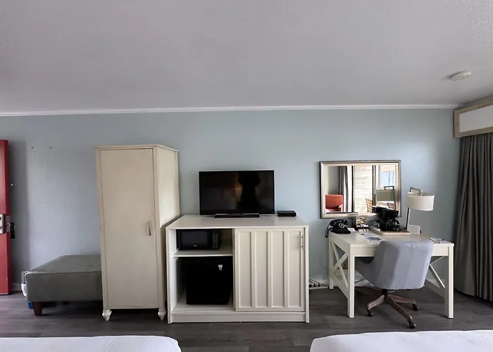 River House Inn, A Baymont By Wyndham
