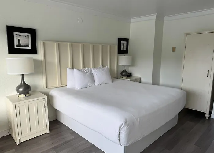 River House Inn, A Baymont By Wyndham