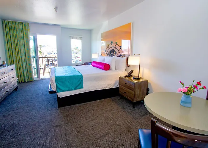 Carousel Beach Inn