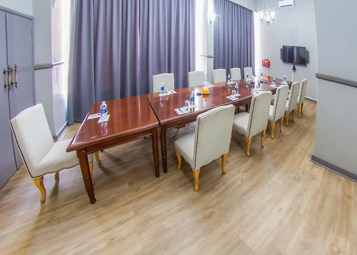 Cresta Jameson Hotel