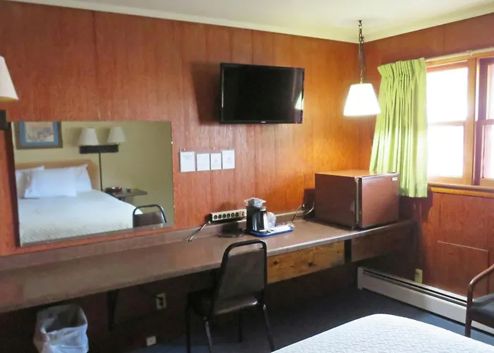 Indianhead Ironwood Hotel