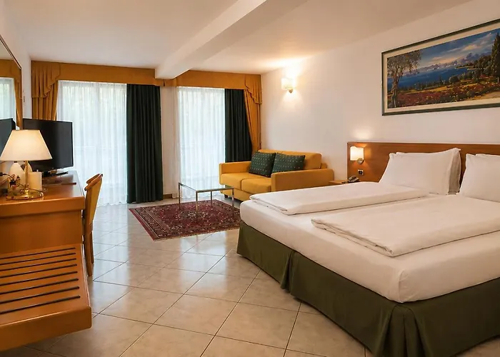 Hotel Capri Bardolino 3S